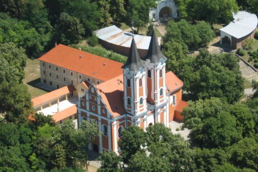 szeptember 13. péntek (95 km) 7.30-tól Reggeli 9.00: Indulás Máriagyűdre (5 km) Parkolás a Bazilika jobb oldalán 9.