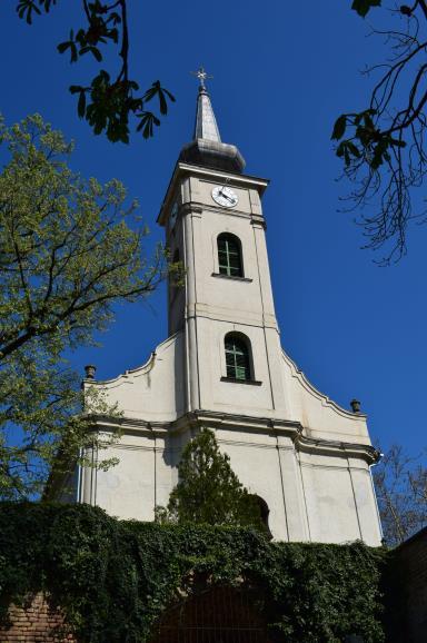 ÉPÜLET ÉS KÖRNYEZETÉNEK LEÍRÁSA: A Szent István király tiszteletére szentelt római katolikus templom