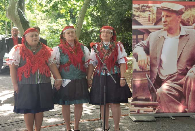 9 Vannak, akik ma is a múltért akarnak bosszút állni. Harminc év eltelt a rendszerváltás óta, ideje abbahagyni! Harminc év elteltével ez nem több, mint pótcselekvés.