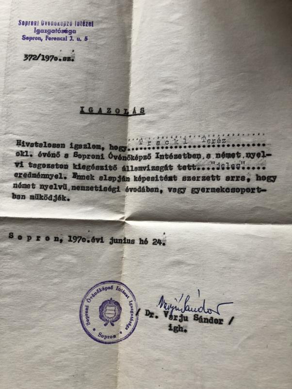 tantárgyak sorában az eszperantó is megtalálható. Többen a németről erre a nyelvre váltottak, majd 1967-től néhányan az oroszra. Az egyik adatközlőm (hozzájárult nevének szerepeltetéséhez 16-22. sz. melléklet) Dr.