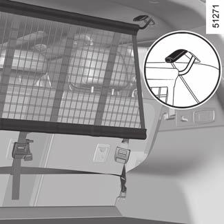 fel a fedelet 7 a rögzítési pont eléréséhez; rögzítse a csomagháló