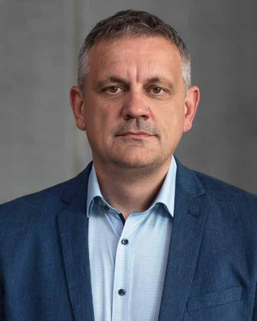 PORTRÉ VÁGÓ GÁBOR hang- és fénytár munkáját már valamelyest ismerem.