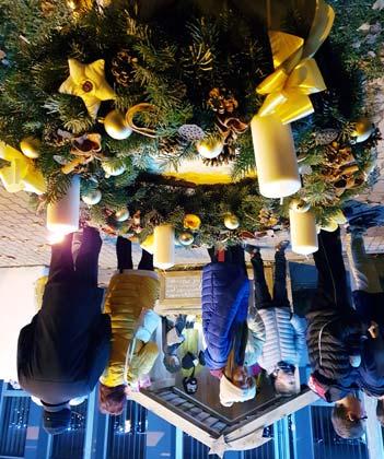 bogardesvideke.hu Gyertyafénynél Megállapodásunk alapján a legkisebb gyermek gyújtotta meg nálunk advent elsõ vasárnapjának estéjén a koszorún a gyertyát.