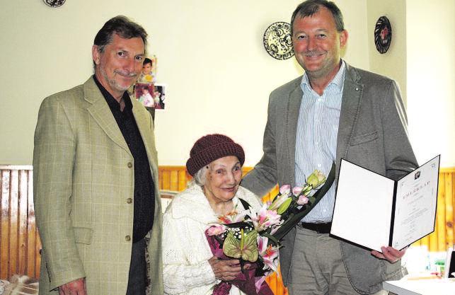 Nyugdíjas találkozó A Tapolca és Környéke Kistérségi Nyugdíjasok Érdekvédelmi, Érdekképviseleti Egyesülete szeptember 13-án a Szent György Panzióban tartotta a nyugdíjas tanácsi dolgozók,