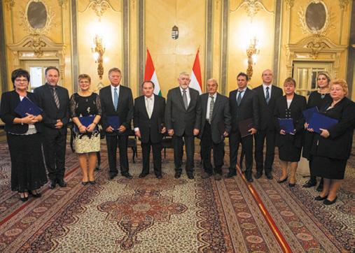 DEBRECEN BUDAPEST SZEGED Elsőbálozók Gimnáziumainkban októberben és novemberben rendezték meg a végzős diákok szalagavató bálját.