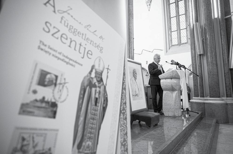 10 Fórum Semjén Zsolt: Szent II. János Pál pápa élete nyitott könyv volt Mi kellett ehhez a nagyszerű könyvhöz?