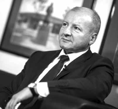 Kormány, párt, frakció Simicskó István: Felelősek vagyunk a teremtett világért 3 Az emberek megélhetésének biztosítását, a családok biztonságát, a gazdaság működőképességének biztosítását tartja az