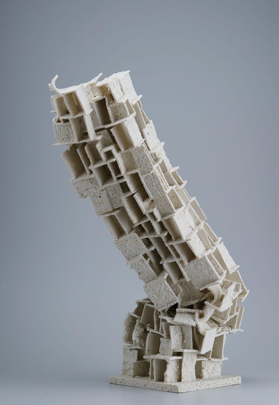 34. babos pálma rom 2, 2012 módosított, visszahasznosított porcelán felhasználásával egyedi kézi technikával felépített szobor, 17 x 15 x 55 cm kikiáltási ár: 680 000 Ft becsérték: 750 000 Ft "Amikor