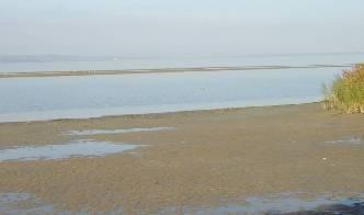 csökkenése 2000-2004 között The lake s natural water balance