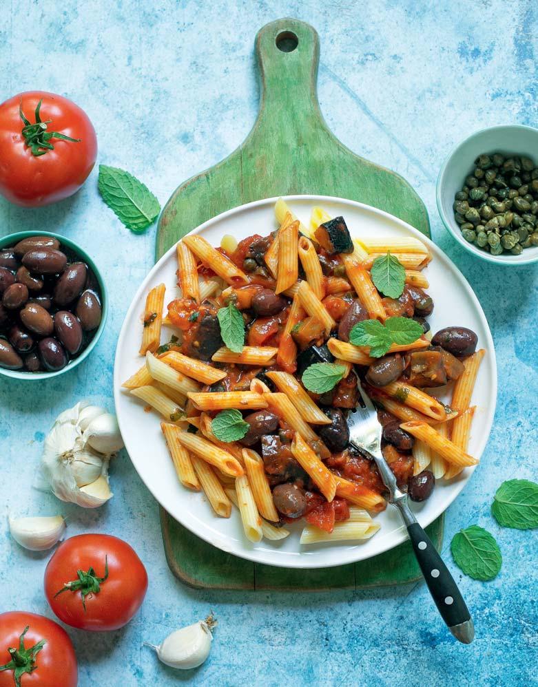Penne paradicsomos-olívás padlizsánraguval 2 Tipp: Még gyorsabban elkészítheted ezt a fogást, ha kipróbálod a Bonduelle Légumio készen
