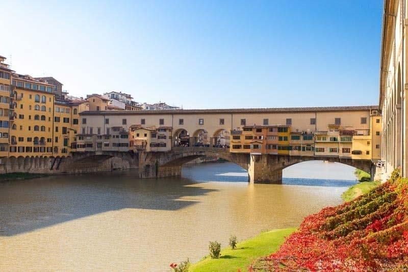 Híd neve Ponnte Vecchio Firenze Építés(ek) ideje: 1177; 1345 Történeti áttekintés: A középkori Firenze virágzó kereskedőváros volt. Korábban hentesüzletek a 16.