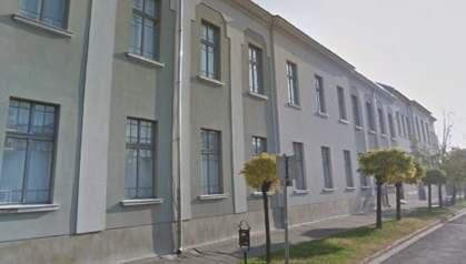 Mindezek ismeretében egyszerűbbnek tartották, hogy egy olyan helyre költöztetik a pápai iratanyagot, ahol megfelelő körülmények és