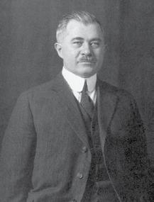 Ezt a munkakört összeszerelőnek hívták, és én ezt hat hónapon keresztül műveltem meséli visszaemlékezéseiben.