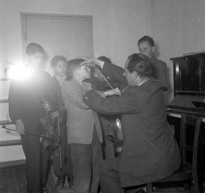 Hegedűoktatás Sztálinvárosban Balogh-Ebner