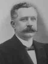 Zeppelin és Groß útjai nézetkülönbségükből kifolyólag hamarosan elváltak, így a gróf egy másik mérnököt, Theodor Kobert (1865 1930), az augsburgi Riedinger ballongyár munkatársát alkalmazta.