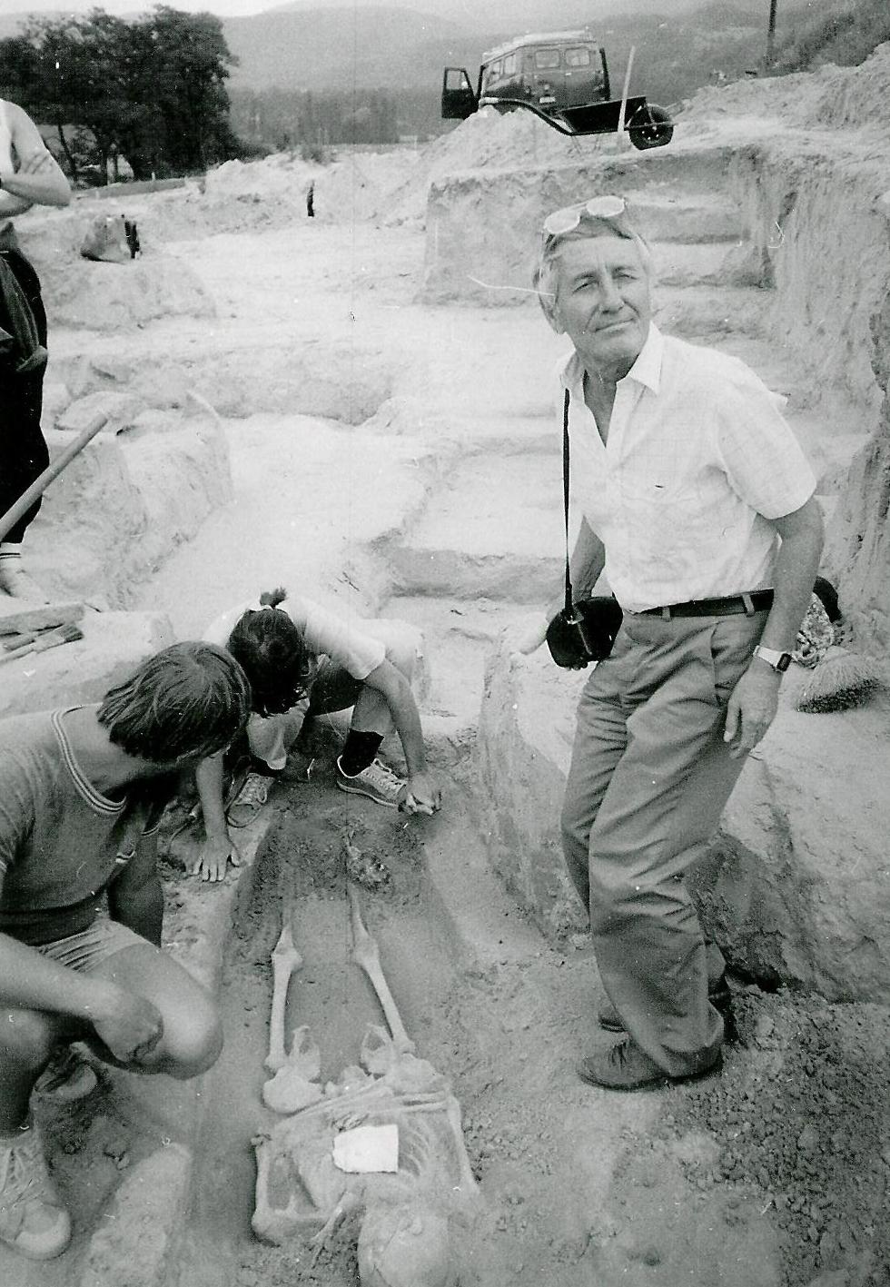 Besides studying the limes, he was dealing with Roman stone relics with inscriptions as historical sources, and also with the geographical and settlement relations of ancient Pannonia.