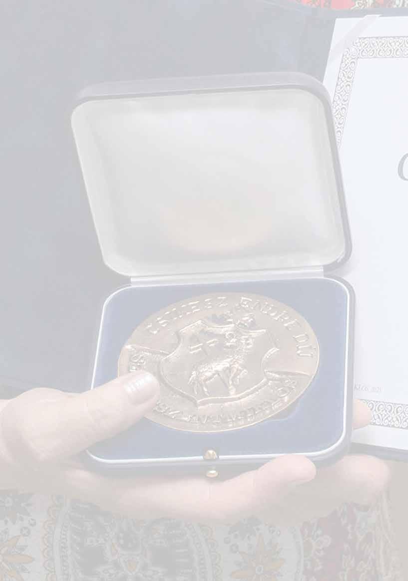 9 Átadták a Csikesz Endre-díjakat Városunk Önkormányzata Csikesz Endre-díjjal tüntette ki Szigetszentmiklós nevelési-oktatási intézményeinek kiváló dolgozóit, illetve tanulóit.