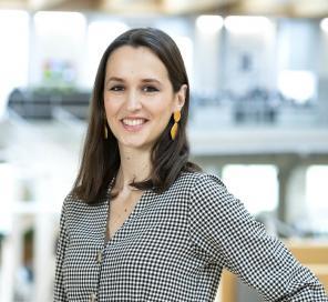 129 Réz Éva Született / Born: Budapest Masters, MBA / Masters, MBA Kockázati tőke / Venture Capital Senior Investment