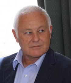 15 Bárdos Jenő Született / Born: 1945. május 5.