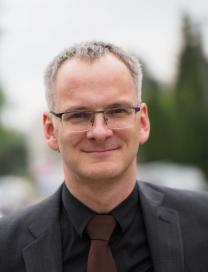 18 Bittsánszky András Született / Born: 1978, Budapest agrármérnök / agricultural engineer PhD - A növénytermesztési- és kertészeti tudományok doktora / PhD - Crop Sciences and Horticulture Sciences