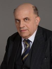 54 Hamza Gábor Született / Born: 1949, Budapest Jogász / doctor juris Doctor Rerum Politicarum et Juridicarum Római jog, polgárjog, összehasonlító jogászat / Civil (Roman) law, EU law,