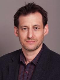 64 Karátson Dávid Született / Born: 1964. december 16., Budapest PhD (1995), DSc (2008) vulkanológia, geomorfológia / volcanology, geomorphology tszv.