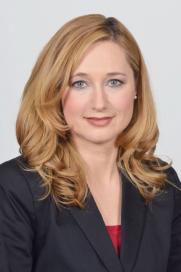 72 Dr. Kircsi Anikó Született / Born: Debrecen jogi egyetem, L.