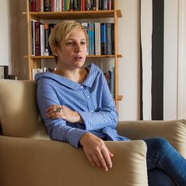 73 Kirs Eszter Született / Born: 1979, Eger jogász / lawyer PhD, habil.