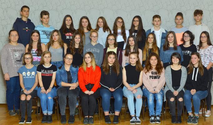 Azért vagy itt, hogy mindent láss, Hogy értsd a szót, olvasd az írást, Azért vagy itt, hogy mindent megtanulj, Hogy az égbe szállj, nehogy a porba hullj. Ákos Iskolánk tanulói 9.