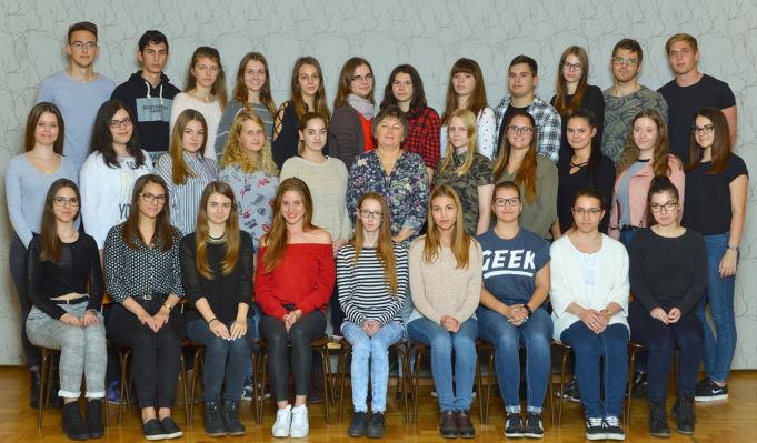 Adorján Barbara Agárdi Diána Ivett Arató Dzsenifer Berta Bianka Boronkay Dávid Faragó Vivien Zsuzsanna Gondi Vivien Éva Horváth Amarillisz Jakab Alexandra Kasza Szilvia Iskolánk szakképzős tanulói