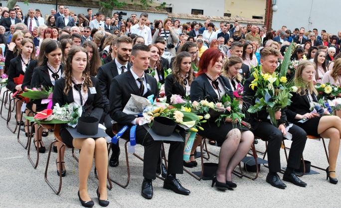 A sportról, ugye, itt sem tudtunk lemondani, ha valaki közülünk kick-bike-ot, vagy egy lerobbant buszt, vagy a buszt toló 30 fiatalt lát, biztosan ez a kirándulás jut eszébe.