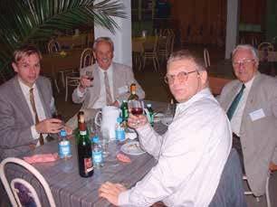 Király Zoltán és Klement Zoltán akadémikusok meghívott vendégeink között köszönthettük, ahol a a 6. TNF Növénykórtani Szekció ülésén, 2001. november 7-én.