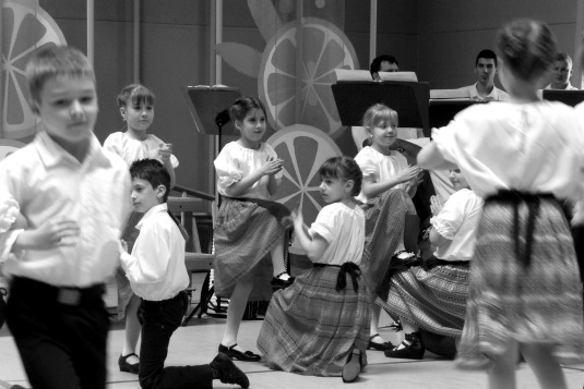 Német nemzetiségi hagyományőrzés: Maifest 2010 a legifjabbak tánccsoportja 2010: évnyitó az új tornacsarnokban ismerése és ápolása kihívás volt minden résztvevő számára.