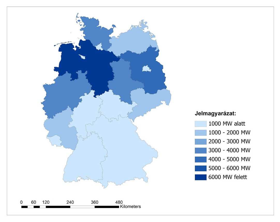 Országon belül a szélturbinák megoszlása egy egészen markáns határvonalat jelöl az északi és déli országrész között, ám egyben el is oszlatja a tévhitet, miszerint szélturbinákat csak a