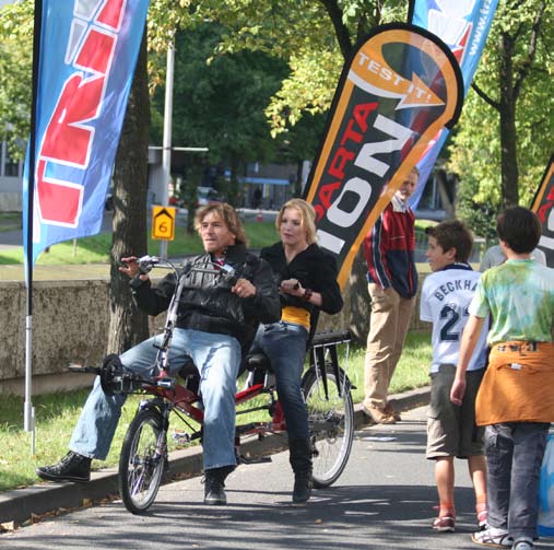 Tények és adatok a PEDELEC-ről A napjainkban is zajló gazdasági válság hatásai alól alighogy csak ébredezik a világ, az elektromos kerékpárok piaca azonban zökkenőmentesen jól teljesít.