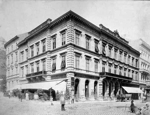 ÖRÖKSÉG Fókuszban 5 Budai Takarékpénztár, 1862. mûködött, a maradék telken kerthelyiséggel, a földszinten.