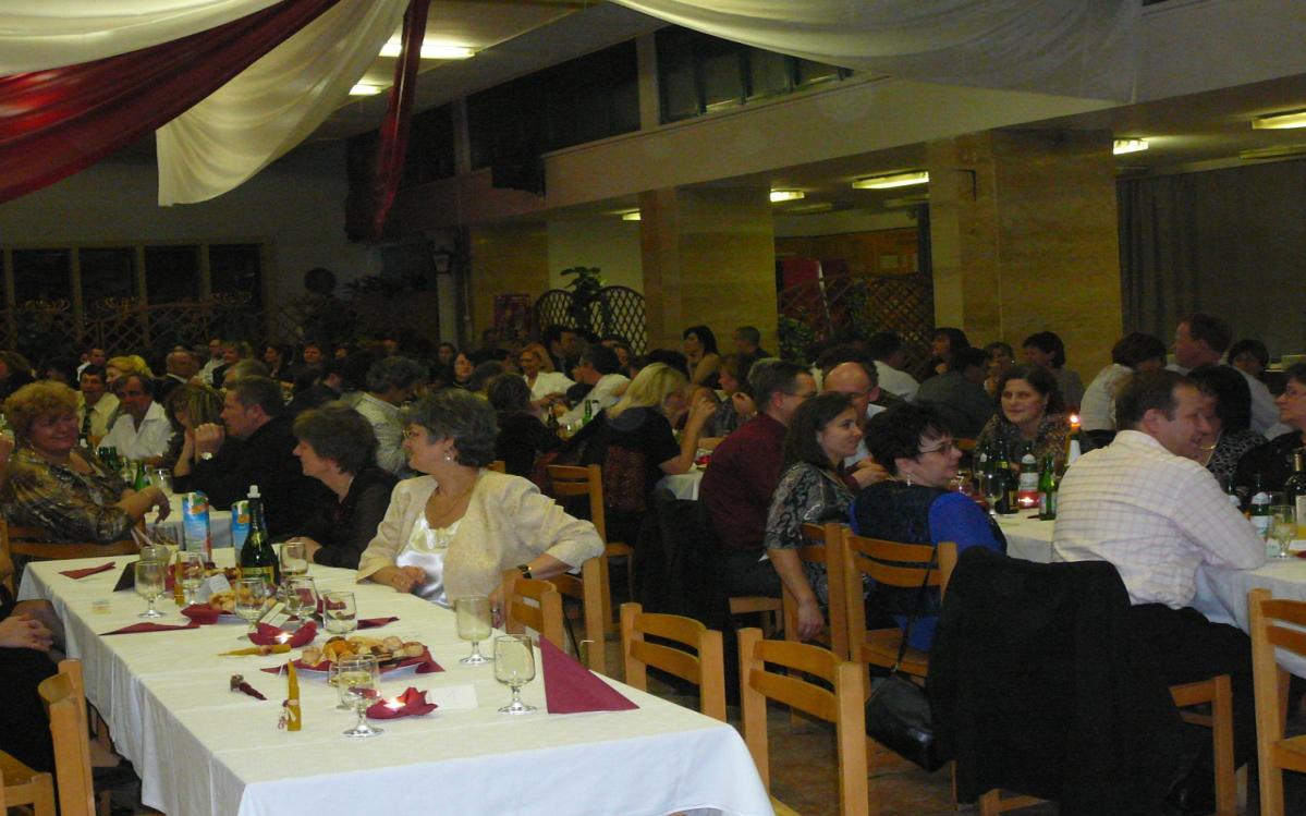 2009. november 28-án a SZIE Alma Mater éttermében rendezte iskolánk a PETŐFISEK BÁLJÁT.