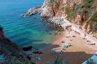 helyezkedik el a Costa Braván.