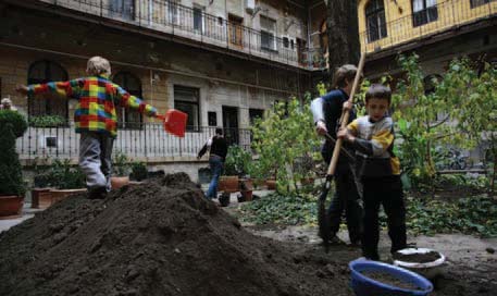 - - - remtenek a rehabilitációval szoros összefüggésben, mely a helyi