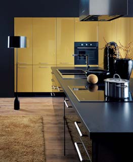 oldalon. Kényelem és egyszerűség A konyha két funkcionális részből áll. A fali felépítmény raktárként működik, amelyben a szükséges gépek, felszerelések és ételek tárolhatók.