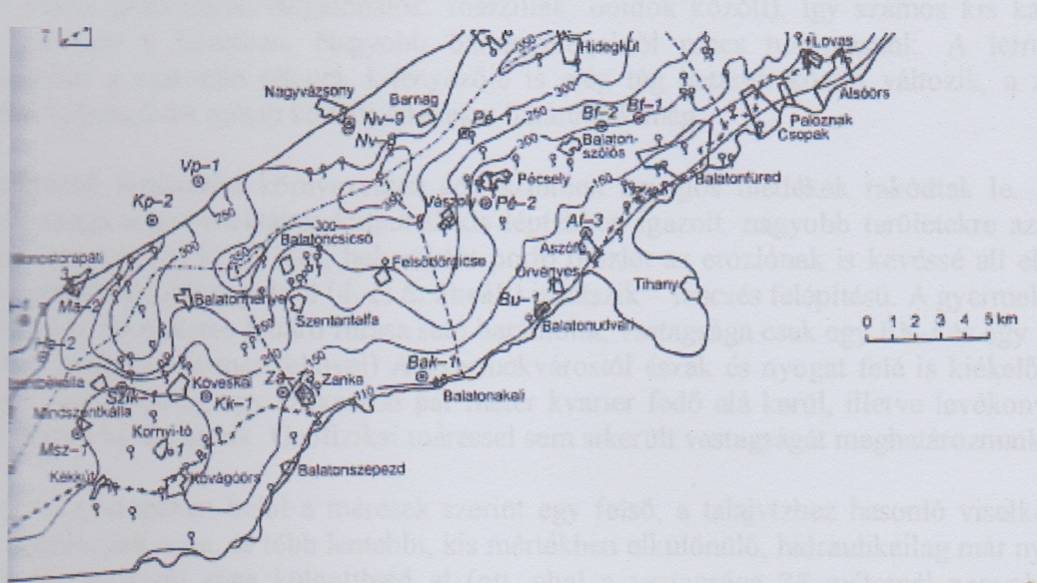 A karsztvízszintek áramlását az alábbi, természetes állapotok bemutatására készült karsztvízszint-térkép jól szemlélteti.