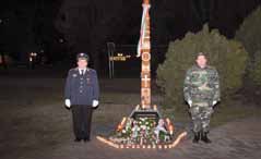 századi diktatúrák áldozatainak emlékére állított emlékoszlopot megkoszorúzták a hozzátartozók, a közintézmények, a Fidesz-KDNP valamint a civil és egyházi szervezetek képviselői.