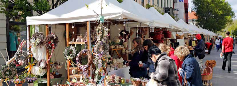 A tavaszköszöntő húsvéti vásárban egyedi kézműves termékek, gyönyörű ajándékötletek, különleges finomságok széles választéka várja a látogatókat.