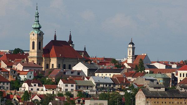 Uherský Brod: Comenius múzeum, házi sörfőzde (sör/kult) Dél-Morvaországban, a szlovák határ közelében fekszik Uherský Brod (más néven Magyarrév Magyargázló) városa, amely igazán gazdag történelmi