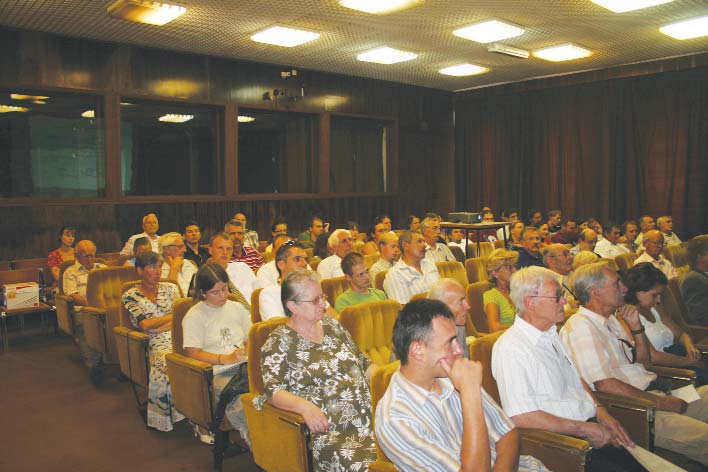 LÉGKÖR 53. évf. 2008. 3. szám 37 ramot követôen a csapat Villánykövesdre látogatott egy rövid gasztronómiai túra jegyében.