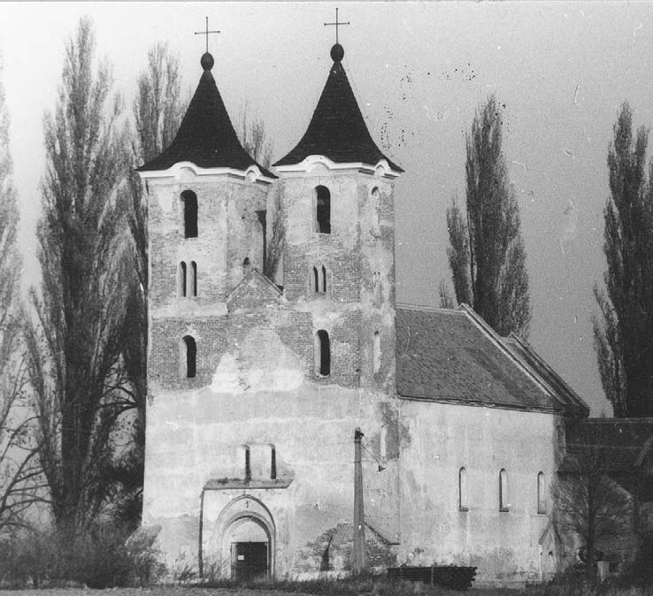 praedium néven szereplõ birtok, ahol nem épültek templomok. Az arány megállapításához Csánki Dezsõ történeti földrajzában átnéztem 16 megye okleveles adatait.