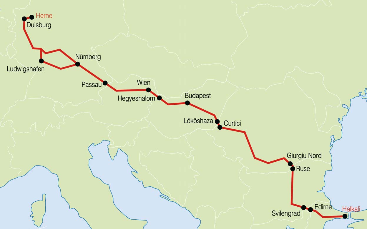 a vasúti megelőző sáv a hajórakományok késése esetén biztosítaná a polcok időbeni újrafeltöltését.