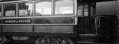 1887 Az első budapesti villamos a Nyugati pályaudvar és a Király utca között a Siemens & Halske kocsijaival 1890 1896