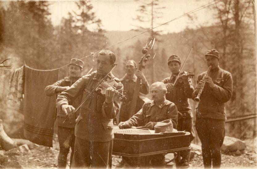 ...Eljött az idő: visznek katonának 101 MAGYAR KATONADAL A NAGY HÁBORÚ IDEJÉBŐL 1914 1918 Válogatta Szalay Olga Készült az