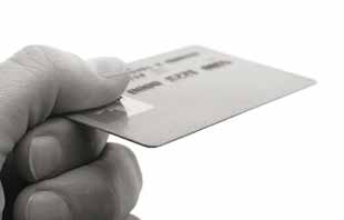 4 BANKKÁRTYAIGÉNYLÉS ELŐTT... Amikor bankkártyát választasz, mindenképp tájékozódj, hogy használatához az egyes bankoknál milyen költségek kapcsolódnak!